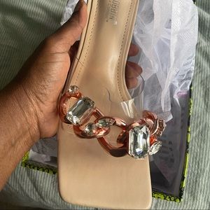 Women’s heeled sandal